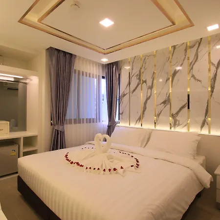 Pratunam Atrium Hotel