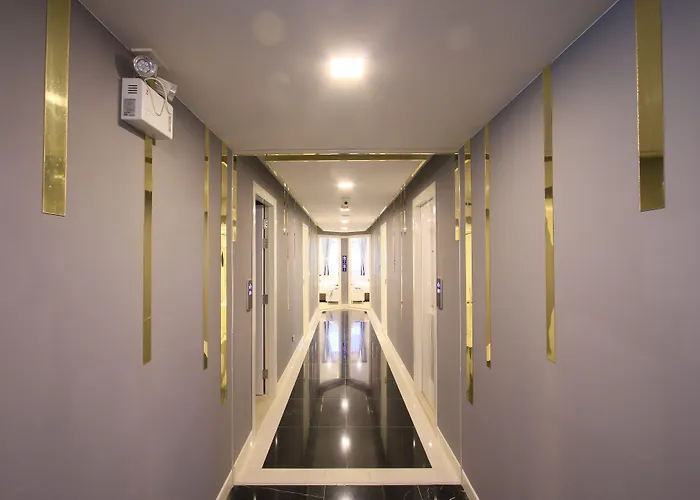 Pratunam Atrium 4*