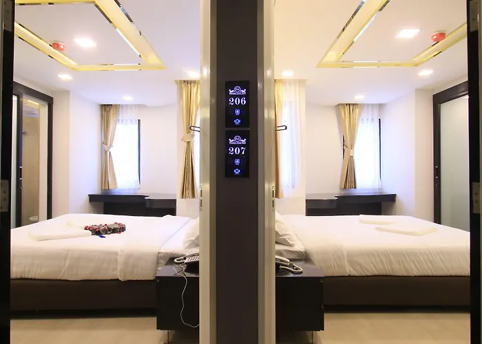 Pratunam Atrium 4*