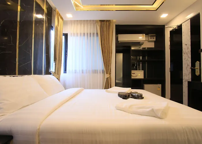 Pratunam Atrium Hotel