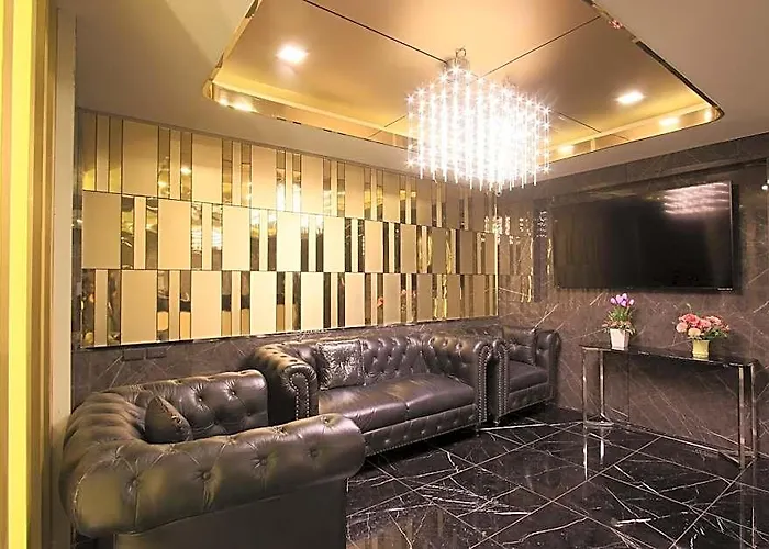 Pratunam Atrium 4*