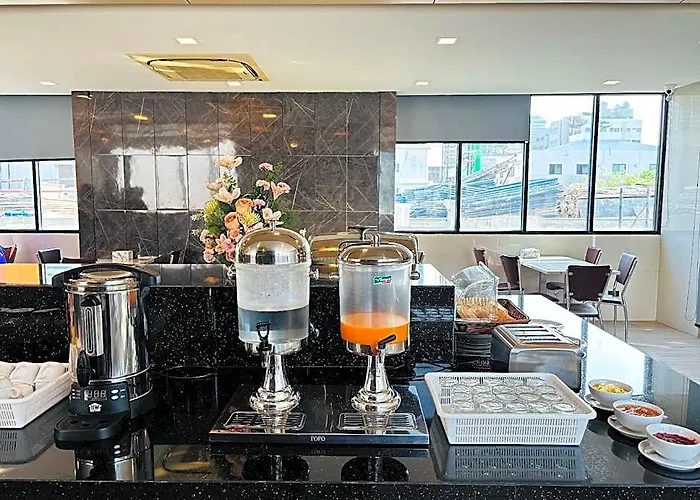 Pratunam Atrium Hotel 4*