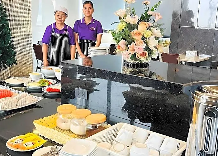 Pratunam Atrium Hotel 4*