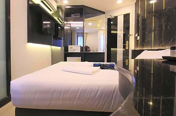 Pratunam Atrium Hotel