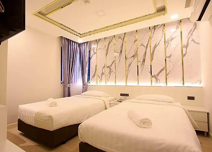 Pratunam Atrium Hotel 4*